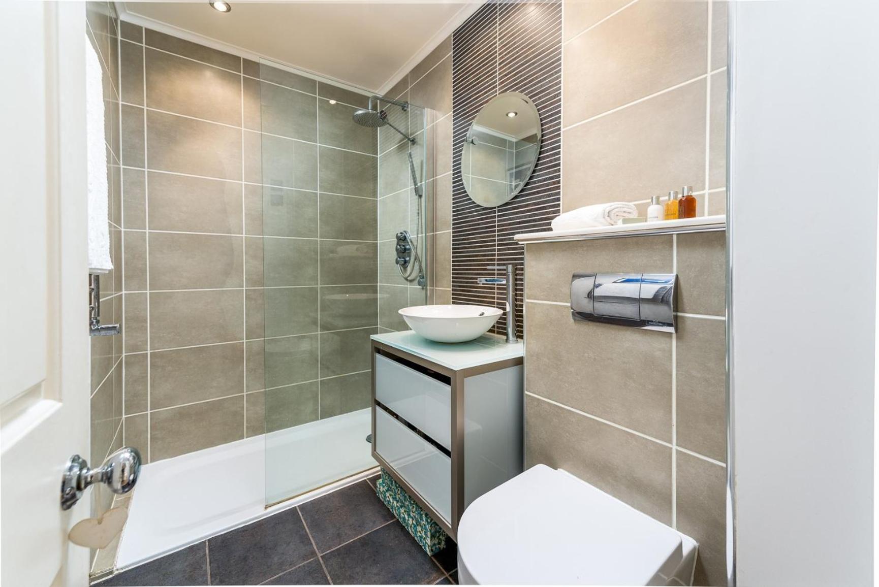 Pleasant Earl'S Court Apartment Near Hyde Park By Underthedoormat ลอนดอน ภายนอก รูปภาพ